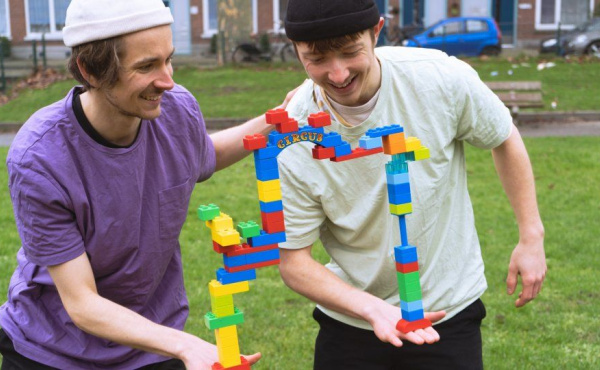 Op bezoek bij Jam. Shenanigans: "Er zit een kind in ieder van ons"